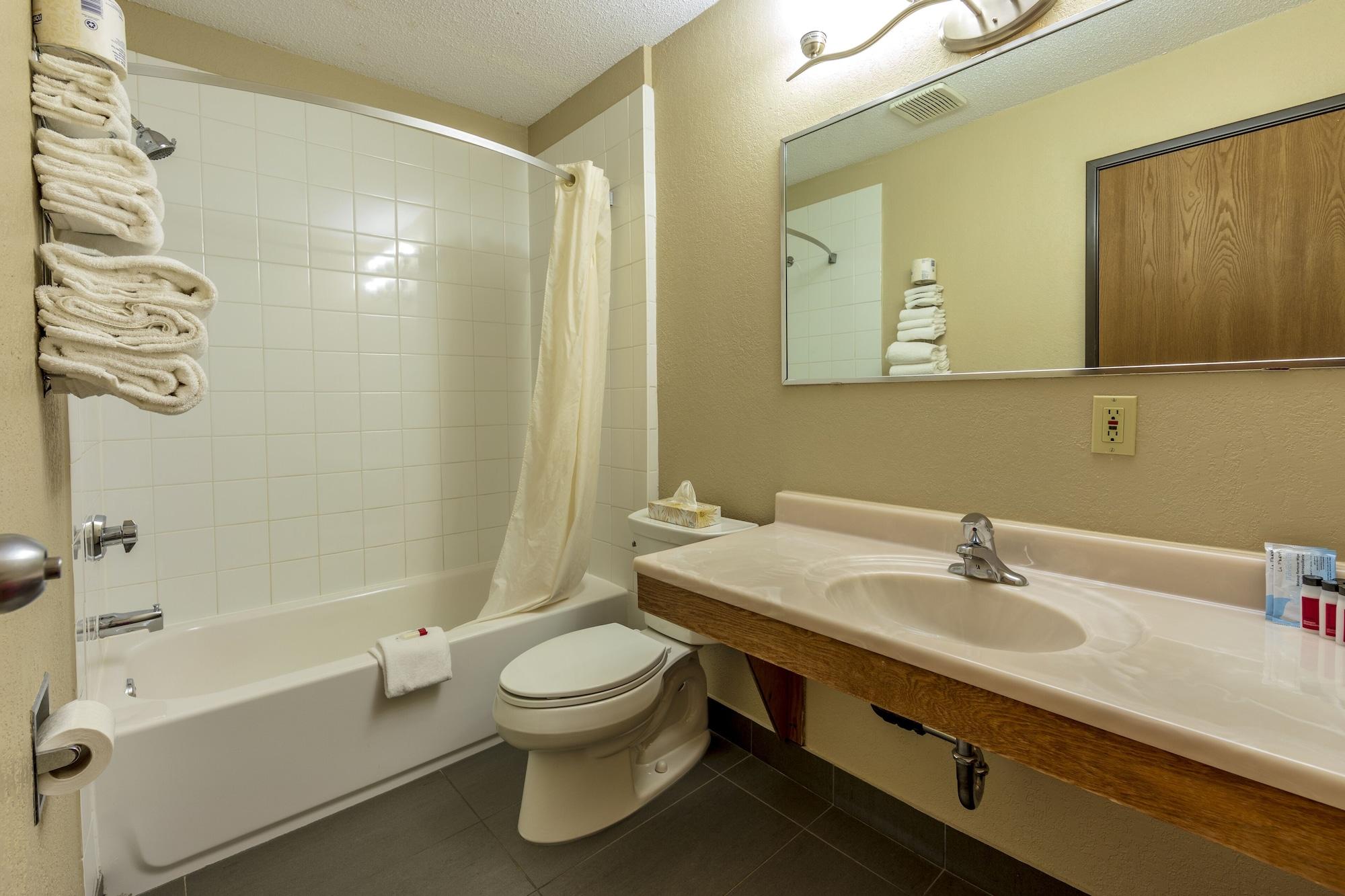 Super 8 By Wyndham On The Hill Hotel Kamloops