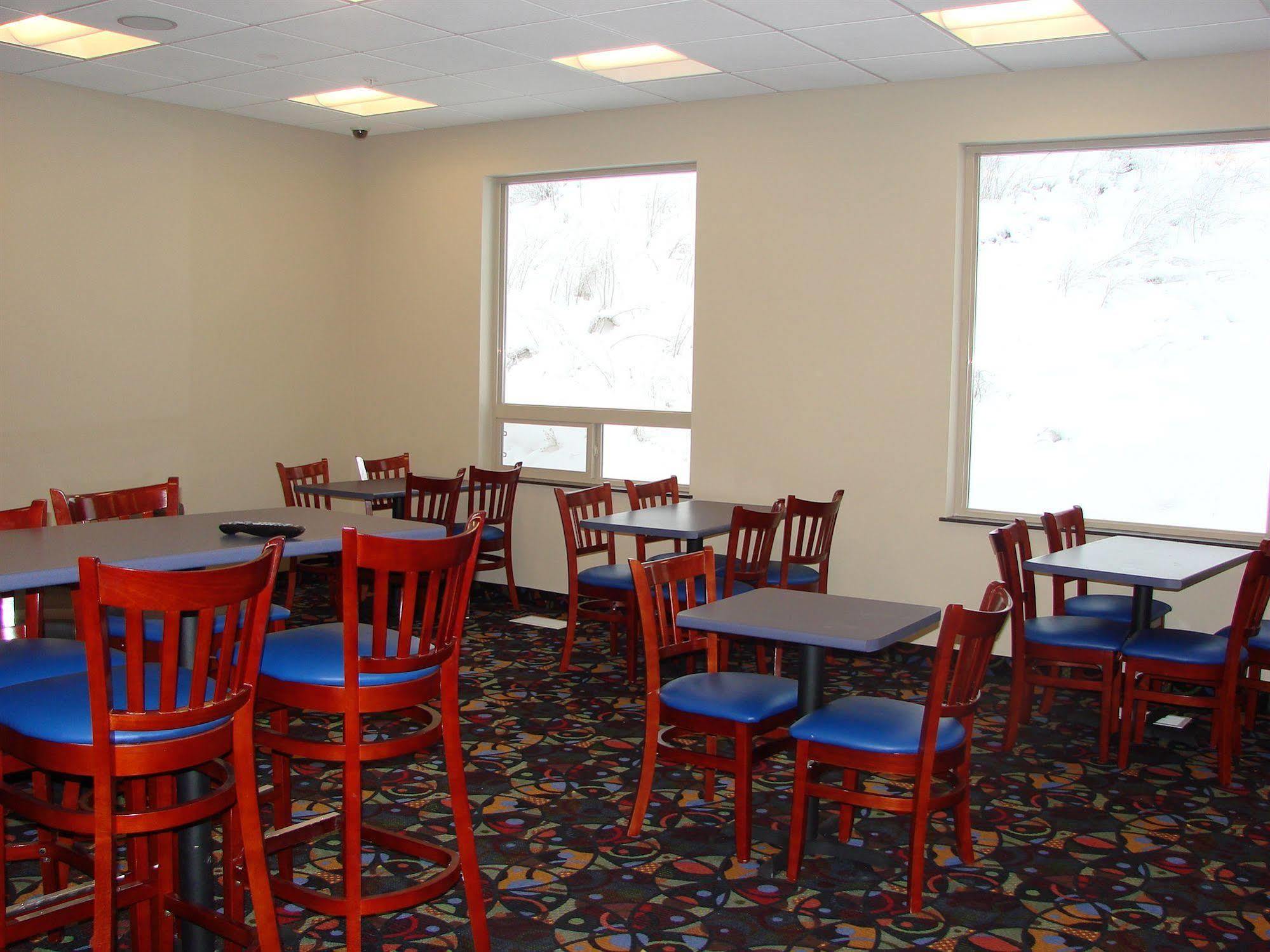 Hotel Super 8 By Wyndham On The Hill Kamloops